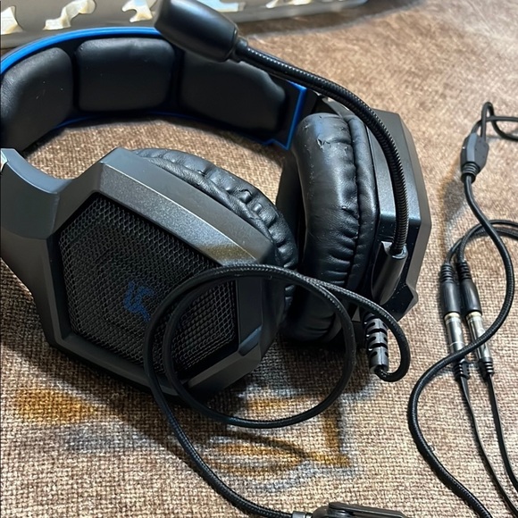 RUNMUS Gaming Headset- Black and Blue Over-Ear Wired Headphones - Picture 2 of 8